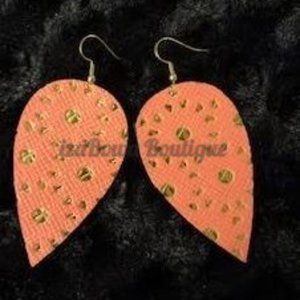 Peach w/ Gold Teardrop Faux Leather Earring ER1578 Handmade NWT Boutique